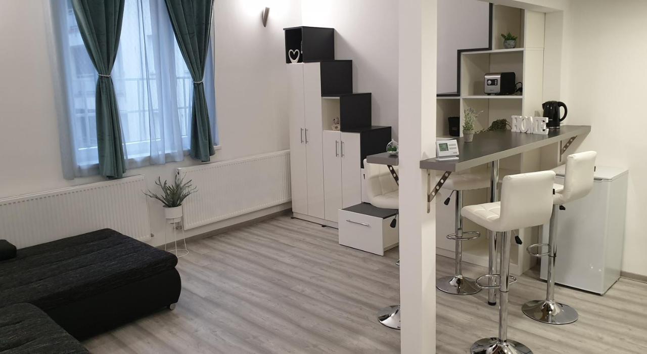 Belvarosi Apartman 2 Apartment Miskolc Exterior photo
